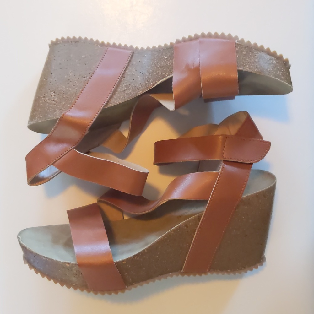 Brown wedges